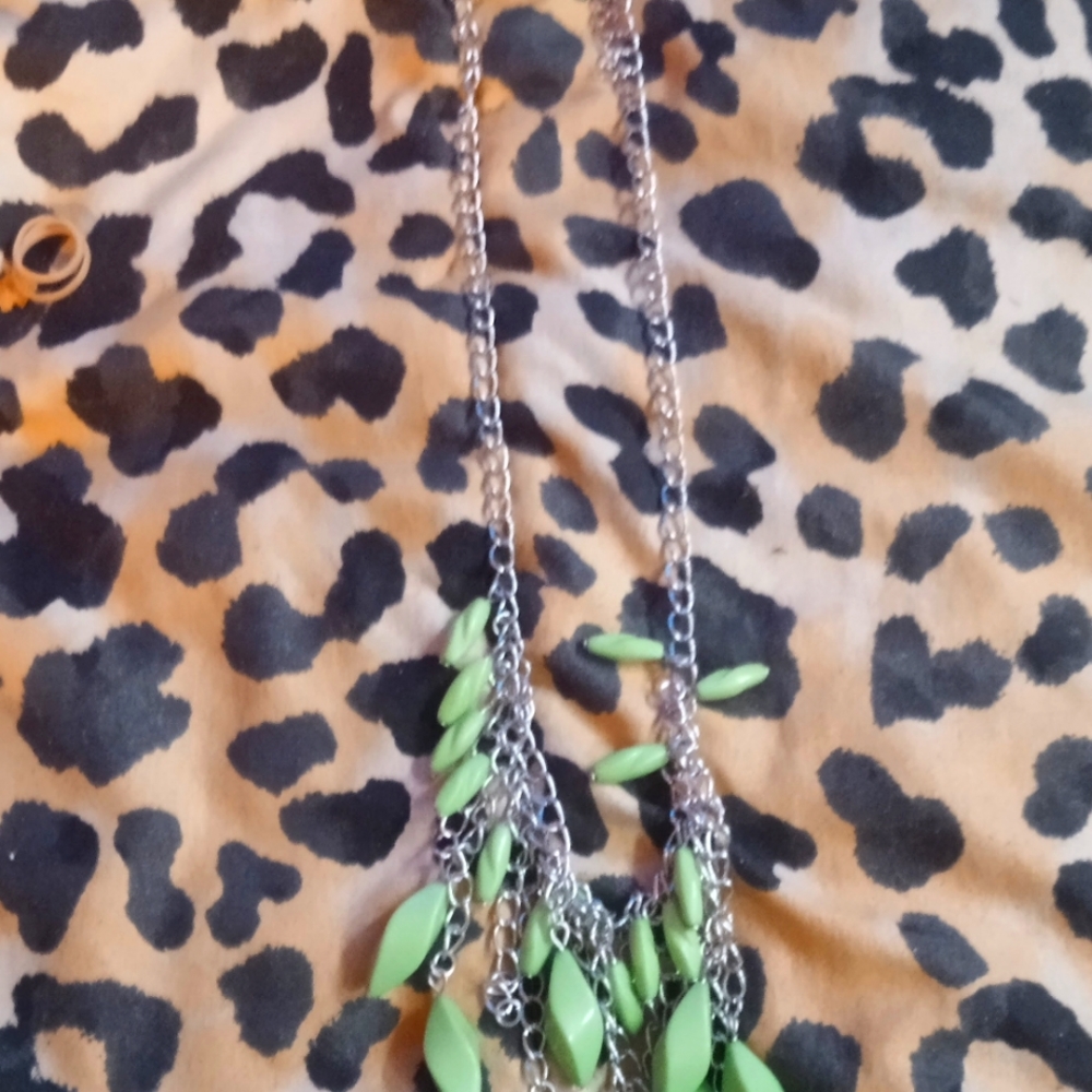 Necklace earring set